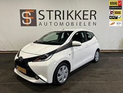 Wit Gebruikt 2017 Toyota Aygo X-play Hatchback | € 8.450 (Eerlijke prijs)