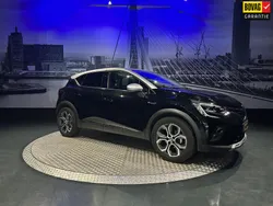 Zwart, metallic lak Gebruikt 2022 Renault Captur Intens SUV | € 17.395 (Eerlijke prijs)