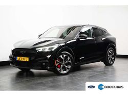 Zwart Gebruikt 2022 Ford Mustang Mach-E SUV | € 35.950 (Eerlijke prijs)