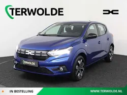 Cedar green (groen mica) Nieuw 2025 Dacia Sandero Expression Hatchback | € 21.800 (Eerlijke prijs)