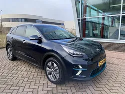 Blauw, metallic lak Gebruikt 2019 Kia e-Niro 2 SUV | € 21.900 (Eerlijke prijs)