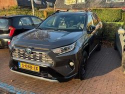 Grijs (metallic) Gebruikt 2019 Toyota RAV4 Style SUV | € 21.500 (Eerlijke prijs)