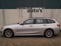 Grijs Gebruikt 2020 BMW 320 Executive Stationwagen | € 19.400 (Super prijs)
