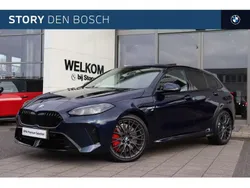 Blauw, metallic lak Gebruikt 2025 BMW 120 M Sport Hatchback | € 46.750 (Eerlijke prijs)