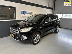 Zwart Gebruikt 2019 Ford Kuga Titanium SUV | € 15.950 (Eerlijke prijs)