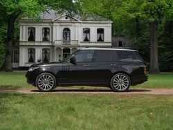 Zwart, metallic lak Gebruikt 2014 Land Rover Range Rover Autobiography SUV | € 36.950 (Eerlijke prijs)