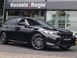 Zwart Gebruikt 2023 BMW 330e M Sport Stationwagen | € 44.950 (Eerlijke prijs)