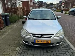 Zilver Gebruikt 2005 Opel Corsa Hatchback | € 1.950 (Iets duurder)