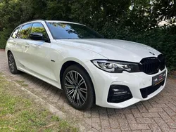 Wit Gebruikt 2022 BMW 320 M Sport Stationwagen | € 32.500 (Goede deal)