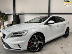Wit Gebruikt 2017 Volvo V40 R-Design Stationwagen | € 18.990 (Eerlijke prijs)