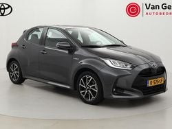 Grijs Gebruikt 2021 Toyota Yaris Hybrid Edition Hatchback | € 21.999 (Iets duurder)