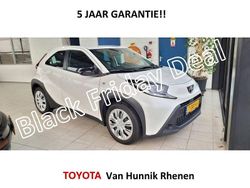 Wit Gebruikt 2023 Toyota Aygo Play Hatchback | € 17.499 (Goede deal)