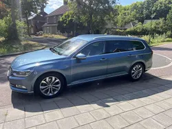 Blauw Gebruikt 2017 VW Passat Highline Stationwagen | € 13.900 (Eerlijke prijs)