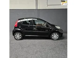 Zwart Gebruikt 2009 Peugeot 107 Hatchback | € 2.450 (Eerlijke prijs)