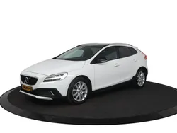 Wit Gebruikt 2019 Volvo V40 CC Stationwagen | € 19.900 (Iets duurder)