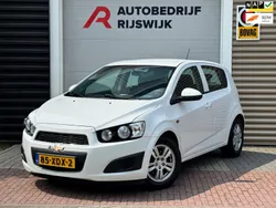 Wit, metallic lak Gebruikt 2012 Chevrolet Aveo LT Hatchback | € 2.500 (Eerlijke prijs)