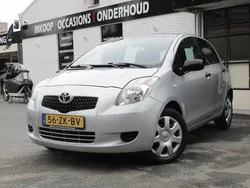Grijs, metallic lak Gebruikt 2008 Toyota Yaris Hatchback | € 3.950 (Eerlijke prijs)