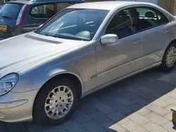 Grijs Gebruikt 2002 Mercedes E240 Sedan | € 5.450 (Eerlijke prijs)