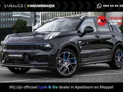 Zwart, metallic lak Gebruikt 2022 Lynk & Co 01 SUV | € 26.899 (Eerlijke prijs)