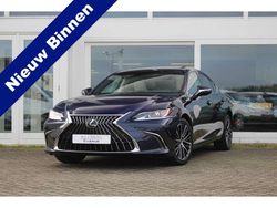 Blauw Gebruikt 2023 Lexus ES300 Luxury Line Sedan | € 43.440
