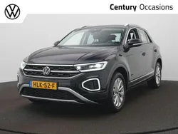 Zwart Gebruikt 2024 VW T-Roc Style SUV | € 31.900 (Eerlijke prijs)