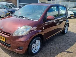 Rood Gebruikt 2009 Daihatsu Sirion Hatchback | € 1.999 (Goede deal)