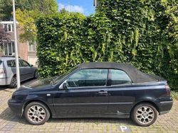 Blauw Gebruikt 2002 VW Golf Cabriolet Trendline Cabriolet | € 1.700 (Goede deal)