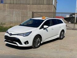 Wit Gebruikt 2018 Toyota Avensis Comfort Stationwagen | € 18.950 (Eerlijke prijs)