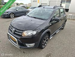 Zwart Gebruikt 2013 Dacia Sandero Lauréate Hatchback | € 5.999 (Eerlijke prijs)