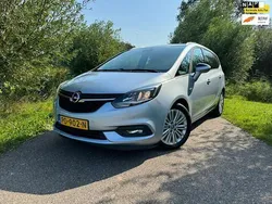 Grijs, metallic lak Gebruikt 2017 Opel Zafira Edition MPV | € 12.950 (Eerlijke prijs)