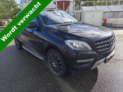 Zwart Gebruikt 2014 Mercedes 350 SUV | € 12.450 (Eerlijke prijs)