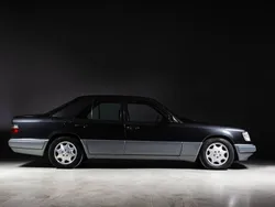 Zwart Gebruikt 1994 Mercedes E280 Sedan | € 14.900
