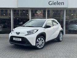Wit Gebruikt 2023 Toyota Aygo X Play SUV | € 18.900