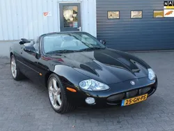Zwart, metallic lak Gebruikt 2000 Jaguar XKR Cabriolet | € 13.950 (Goede deal)