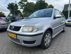 Grijs Gebruikt 2000 VW Polo Trendline Hatchback | € 1.299 (Eerlijke prijs)