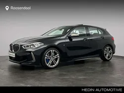 Saphirschwarz metallic (zwart metallic) Gebruikt 2024 BMW M135 Comfort Edition Hatchback | € 54.880 (Eerlijke prijs)