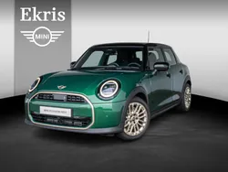 Groen Gebruikt 2024 Mini Cooper Favoured Hatchback | € 38.695