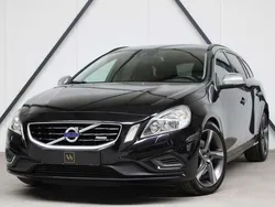 Zwart Gebruikt 2011 Volvo V60 R-Design Stationwagen | € 13.999 (Duur)