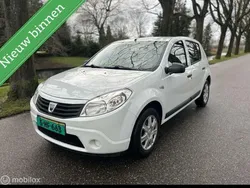 Wit Gebruikt 2009 Dacia Sandero Hatchback | € 1.499 (Eerlijke prijs)