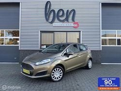 Bruin Gebruikt 2015 Ford Fiesta Ambiente Hatchback | € 5.450 (Eerlijke prijs)