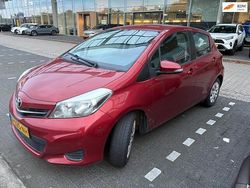 Rood Gebruikt 2012 Toyota Yaris Comfort Hatchback | € 6.250 (Super prijs)