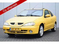 Geel Gebruikt 2002 Renault Mégane Coupé Privilege Coupé | € 5.750