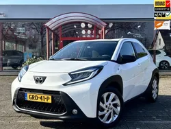 Wit Gebruikt 2023 Toyota Aygo Hatchback | € 18.690 (Eerlijke prijs)