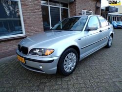Grijs, metallic lak Gebruikt 2002 BMW 316 Executive Sedan | € 3.900 (Iets duurder)