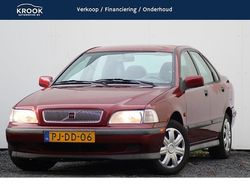Rood Gebruikt 1996 Volvo S40 Sedan | € 1.900 (Eerlijke prijs)