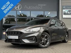 Grijs Gebruikt 2019 Ford Focus ST-Line Stationwagen | € 15.950 (Eerlijke prijs)