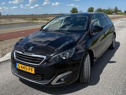 Zwart Gebruikt 2015 Peugeot 308 MPV | € 6.750 (Eerlijke prijs)