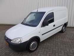 Wit Gebruikt 2009 Opel Combo Hatchback | € 2.950 (Iets duurder)