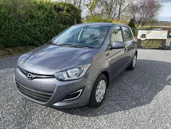 Grijs Gebruikt 2014 Hyundai i20 Sedan | € 6.500 (Eerlijke prijs)