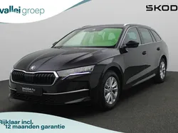 Zwart Gebruikt 2024 Skoda Octavia Business Line Stationwagen | € 32.400 (Eerlijke prijs)